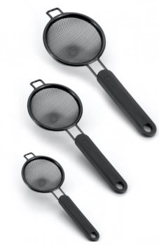 Σουρωτήρι Πλαστικό FUTURA σε μαύρο ή λευκό χρώμα ανάλογα τη διαθεσιμότητα.