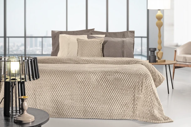 Σετ 2τμχ Κουβέρτα Υπέρδιπλη Velour Fleece 220x240εκ. Με Διακοσμητική Μαξιλαροθήκη Smoothie Taupe Guy Laroche