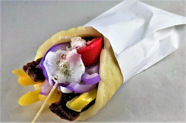 Λαμπάδα Χειροποίητη Σουβλάκι Με Γύρο 22x11εκ. LAB04A