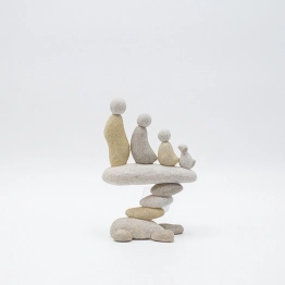 Διακοσμητικό Επιτραπέζιο Με Οικογένεια Πάνω Σε Λίθους Polyresin Natural-Γκρι 11x4,5x14,5εκ. ESTHETI 819-00791