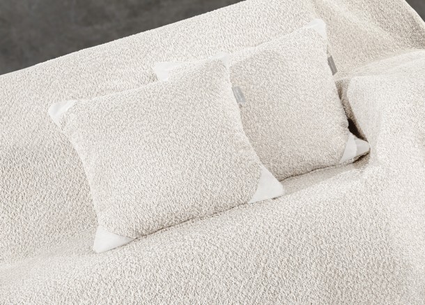Διακοσμητική Μαξιλαροθήκη Ζακάρ Polyester Lama Ice 4x42εκ. Guy Laroche