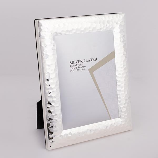 ESTHETI - ΣΗΜΑΝΤΙΚΟ: Σε περίπτωση διαφοράς τιμής από το κατάστημα ισχύει παντα και μόνο η τιμή του καταστήματος Κορνίζα Μεταλλική Επάργυρη Ασημί Για Φωτογραφία 13x18εκ