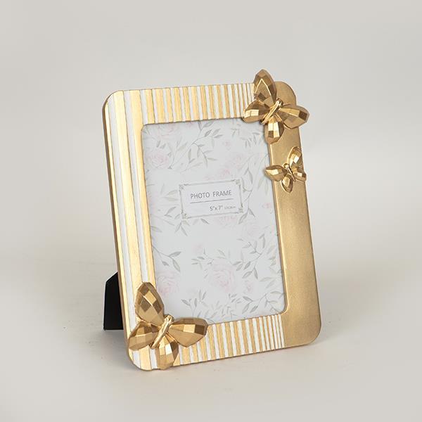 ESTHETI - ΣΗΜΑΝΤΙΚΟ: Σε περίπτωση διαφοράς τιμής από το κατάστημα ισχύει παντα και μόνο η τιμή του καταστήματος Κορνίζα Polyresin Λευκή-Χρυσή 19x2,7x24,2εκ. ESTHETI 75