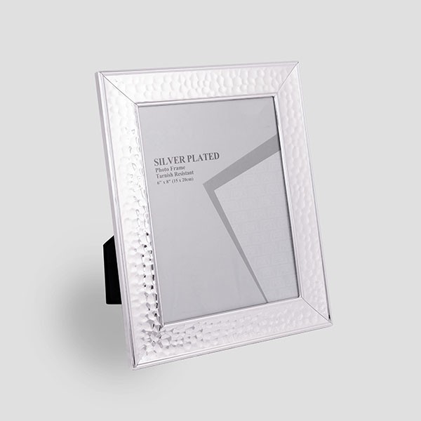 Διακοσμητικά Επιτραπέζια 24home - ΣΗΜΑΝΤΙΚΟ: Σε περίπτωση διαφοράς τιμής από το κατάστημα ισχύει παντα και μόνο η τιμή του καταστήματος Κορνίζα Μεταλλική Επάργυρη Ασημί 15x20εκ. ESTHETI 815-0