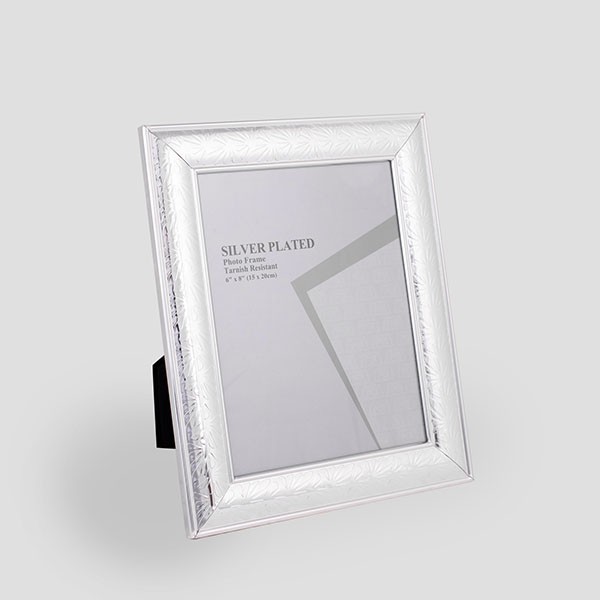 Διακοσμητικά Επιτραπέζια 24home - ΣΗΜΑΝΤΙΚΟ: Σε περίπτωση διαφοράς τιμής από το κατάστημα ισχύει παντα και μόνο η τιμή του καταστήματος Κορνίζα Μεταλλική Επάργυρη Ασημί 15x20εκ. ESTHETI 815-0