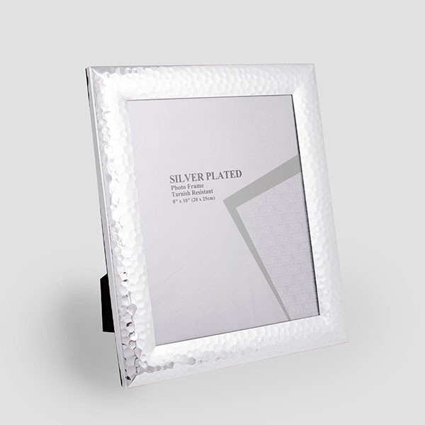 ESTHETI - ΣΗΜΑΝΤΙΚΟ: Σε περίπτωση διαφοράς τιμής από το κατάστημα ισχύει παντα και μόνο η τιμή του καταστήματος Κορνίζα Μεταλλική Επάργυρη Ασημί 20x25εκ. ESTHETI 815-0