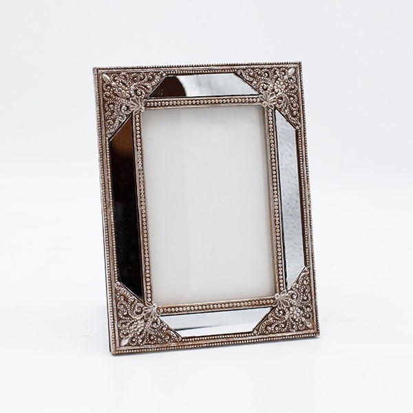 Κορνίζα Polyresin Ασημί 13x18εκ. ESTHETI 815-00082 (Υλι