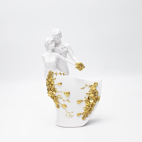 ESTHETI - ΣΗΜΑΝΤΙΚΟ: Σε περίπτωση διαφοράς τιμής από το κατάστημα ισχύει παντα και μόνο η τιμή του καταστήματος Διακοσμητικό Επιτραπέζιο Ζευγάρι Polyresin Λευκό-Χρυσό