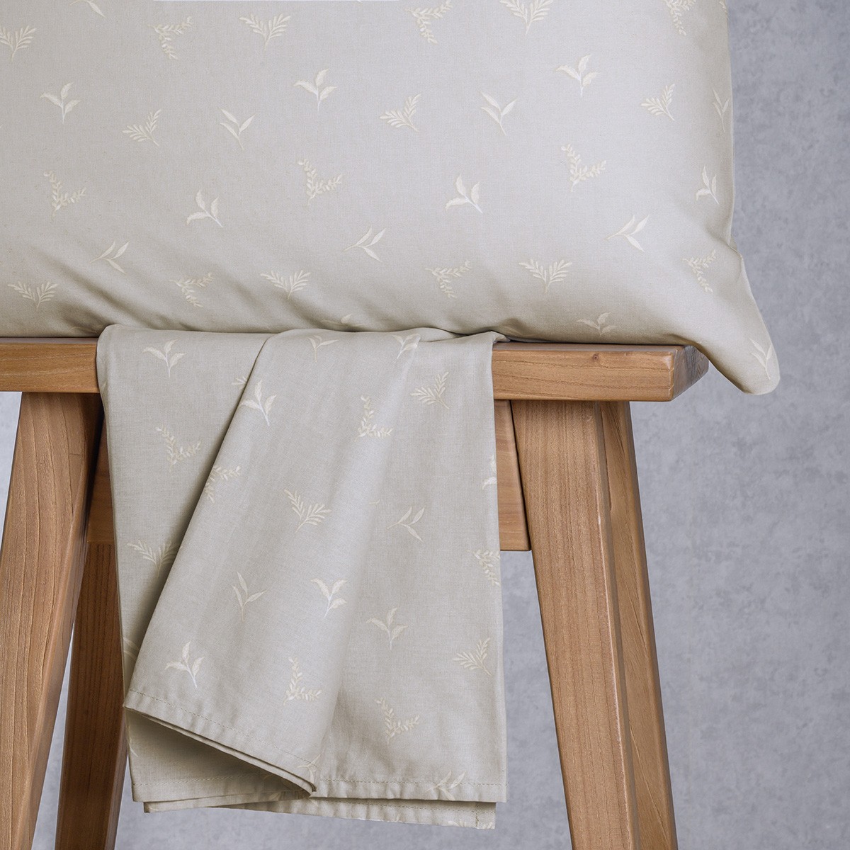 Σετ Σεντόνι Με 2 Μαξιλαροθήκες Βαμβακερό Υπέρδιπλο Με Λάστιχο 160x200+32εκ. Spring Light Grey Ultra Line Mini Melinen 20005893 (Ύφασμα: Βαμβάκι 100%, Τύπος κατωσέντονου: Με Λάστιχο, Χρώμα: Γκρι, Μέγεθος: Υπέρδιπλα) - MELINEN - 20005893