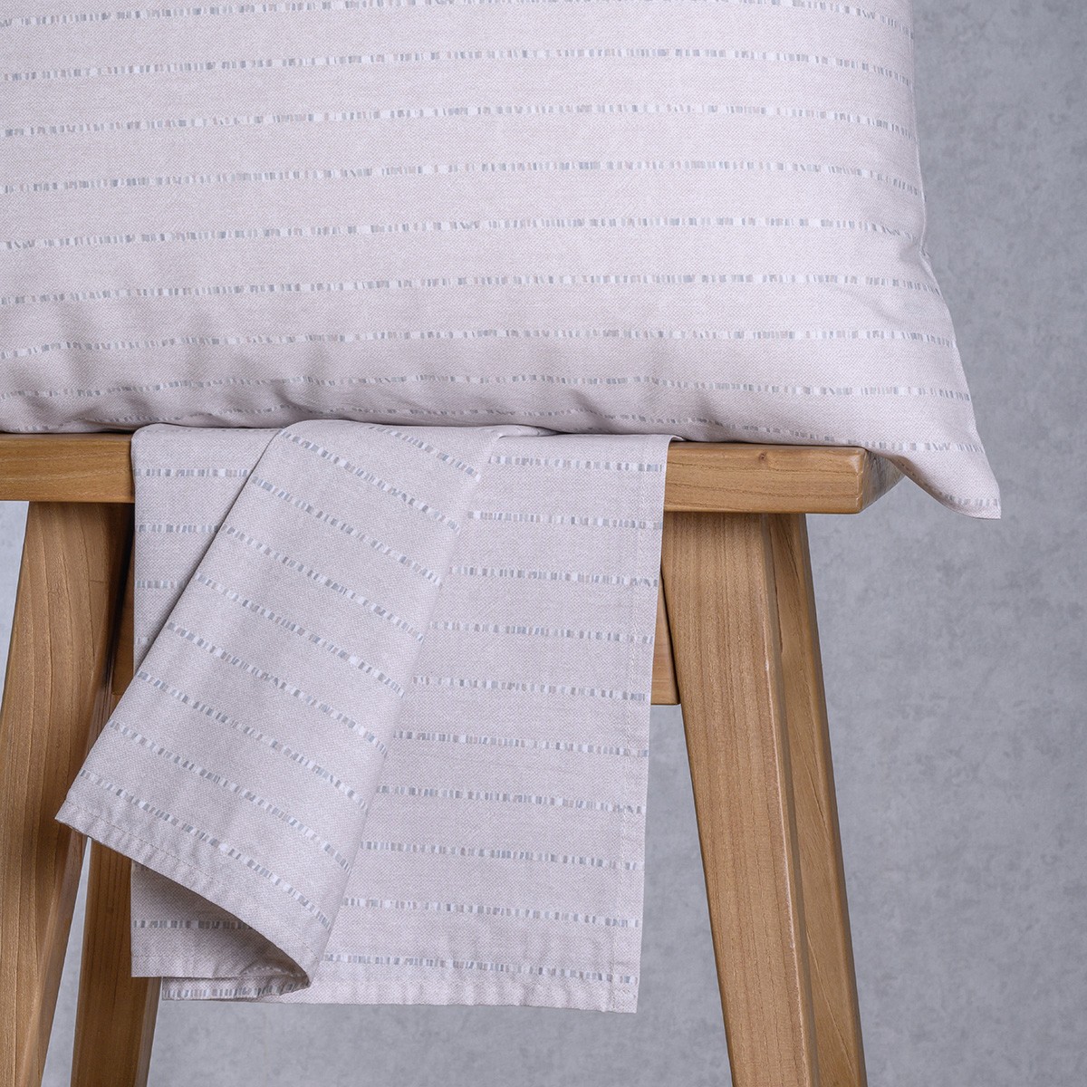 Σετ Σεντόνι Με 2 Μαξιλαροθήκες Βαμβακερό Υπέρδιπλο Με Λάστιχο 160x200+32εκ. Paris Grey Ultra Line Mini Melinen 20005900 (Ύφασμα: Βαμβάκι 100%, Τύπος κατωσέντονου: Με Λάστιχο, Χρώμα: Γκρι, Μέγεθος: Υπέρδιπλα) - MELINEN - 20005900