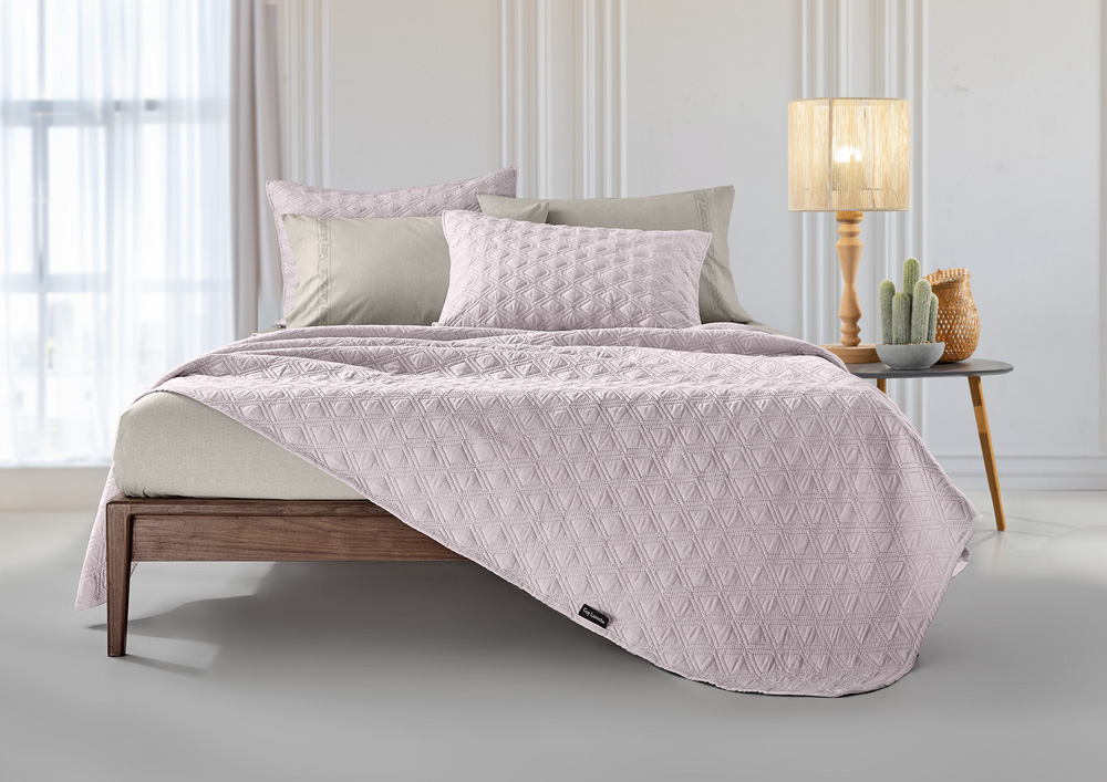 Guy Laroche - ΣΗΜΑΝΤΙΚΟ: Σε περίπτωση διαφοράς τιμής από το κατάστημα ισχύει παντα και μόνο η τιμή του καταστήματος Σετ Κουβερλί Microfiber King 250x240εκ. Tempest Sepia G