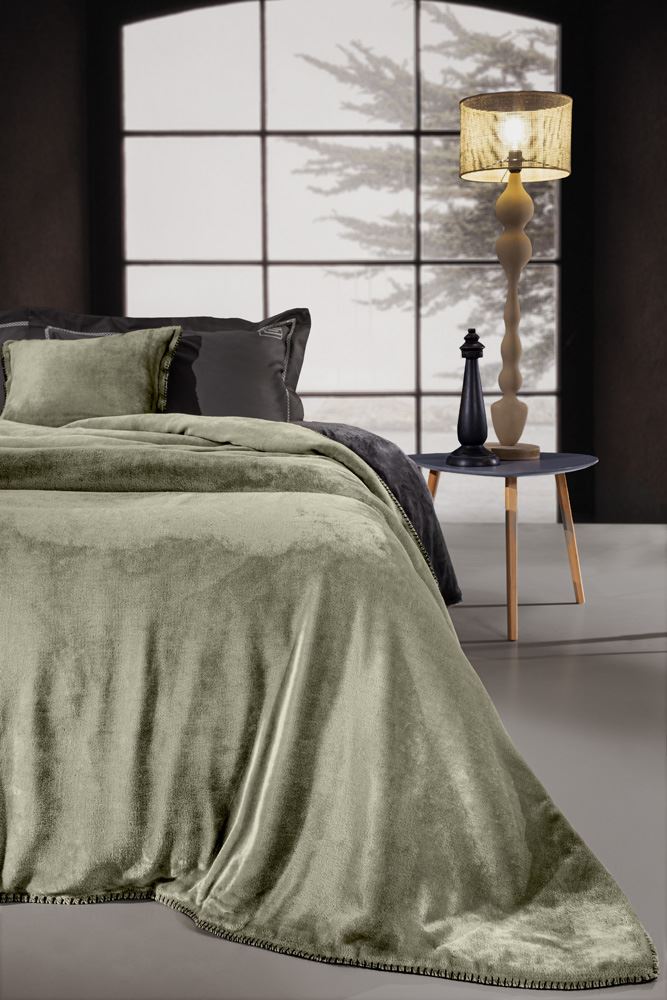 Guy Laroche Κουβέρτα Με Μαξιλαροθήκη Flannel Μονή Velvet Khaki 160x220εκ. Guy Laroche (Υλικό: Flannel 100%, Χρώμα: Χακί, Μέγεθος: Μονά) - Guy Laroche - 5206480583049
