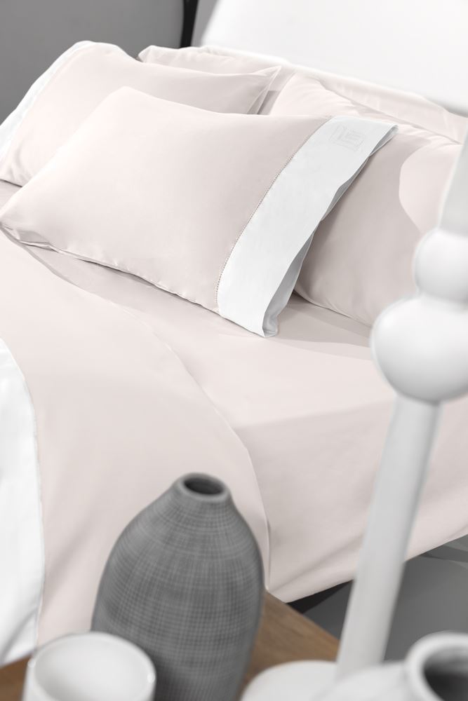 Guy Laroche Σεντόνι Μεμονωμένο Βαμβακοσατέν King 270x280εκ. Με Αζούρ & Φάσα Silky Amethyst Guy Laroche (Ύφασμα: Βαμβακοσατέν, Τύπος κατωσέντονου: Χωρίς Λάστιχο, Μέγεθος: King Size) - Guy Laroche - 5206480513817