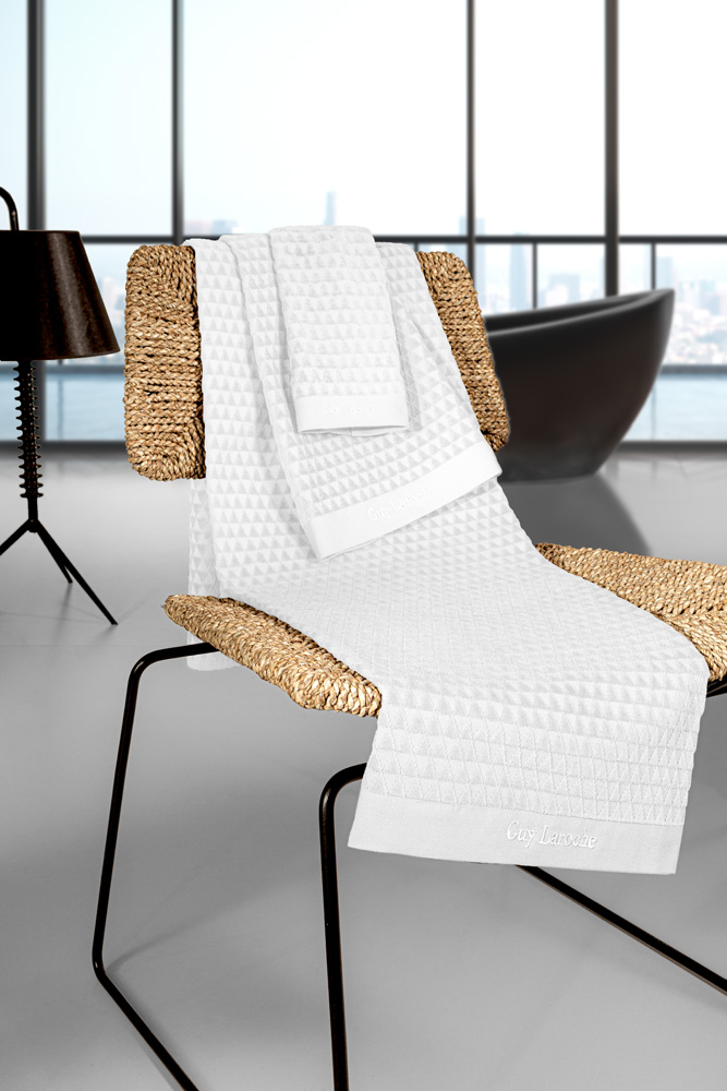 Guy Laroche - ΣΗΜΑΝΤΙΚΟ: Σε περίπτωση διαφοράς τιμής από το κατάστημα ισχύει παντα και μόνο η τιμή του καταστήματος Σετ 3τμχ Πετσέτες Βαμβακερές Tokyo White Guy Laroche (Ύ