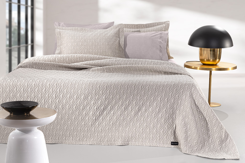 Guy Laroche - ΣΗΜΑΝΤΙΚΟ: Σε περίπτωση διαφοράς τιμής από το κατάστημα ισχύει παντα και μόνο η τιμή του καταστήματος Κουβέρτα Polycotton King 245x260εκ. Oasis Linen Guy Lar