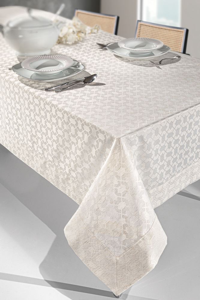 Guy Laroche - ΣΗΜΑΝΤΙΚΟ: Σε περίπτωση διαφοράς τιμής από το κατάστημα ισχύει παντα και μόνο η τιμή του καταστήματος Τραπεζομάντηλο Polyester Jacquard 160x260εκ. Chic Linen