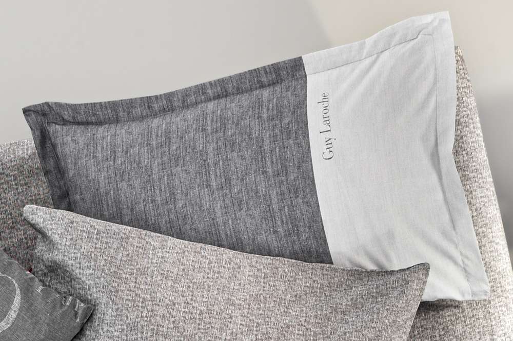 Ζεύγος Διακοσμητικές Μαξιλαροθήκες Microsuede Symbol Grey 50x70εκ. Guy Laroche (Χρώμα: Γκρι, Ύφασμα: Microsuede) - Guy Laroche - 5206480638725