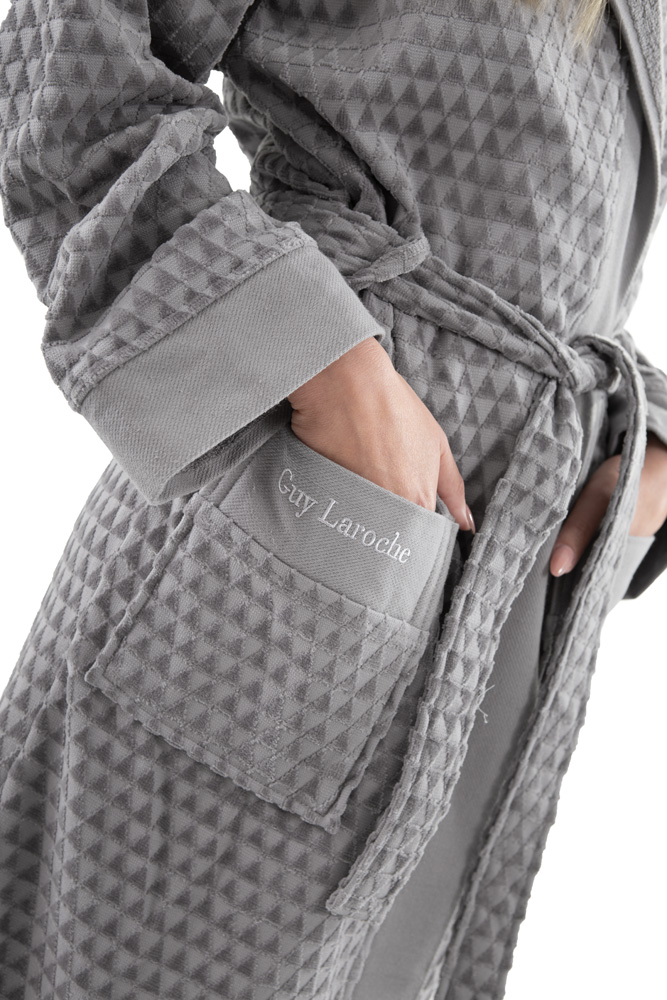 Μπουρνούζια 24home - ΣΗΜΑΝΤΙΚΟ: Σε περίπτωση διαφοράς τιμής από το κατάστημα ισχύει παντα και μόνο η τιμή του καταστήματος Μπουρνούζι Βαμβακερό Tokyo Silver Extra Large Guy Laroc