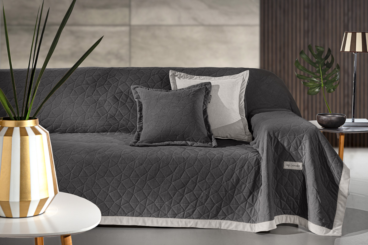 Guy Laroche Ριχτάρι Βελούδινο Τριθέσιος 170x300εκ. Με Διακοσμητική Μαξιλαροθήκη Avalon Carbon Guy Laroche (Ύφασμα: Polyester, Χρώμα: Carbon) - Guy Laroche - 5206480687778