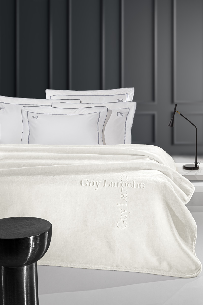 Κουβέρτα Soft Velvet Υπέρδιπλη 220x240εκ. Logo Ivory Gu